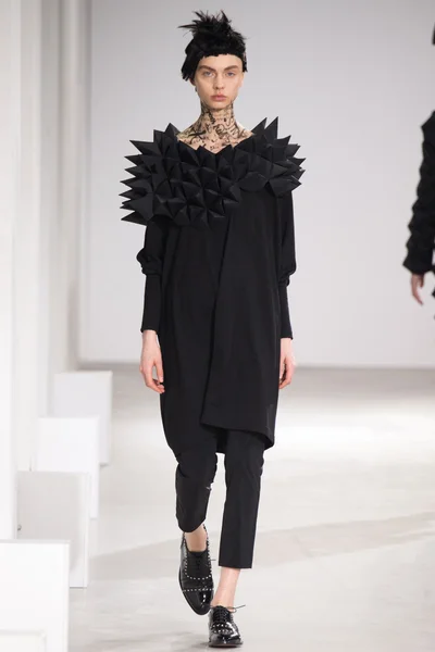 Look 13